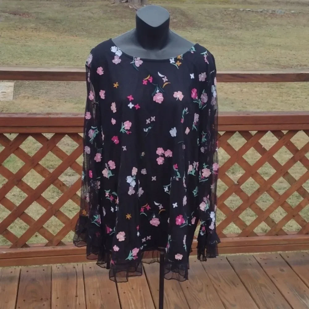 Du Jour Long Sleeve Black Blouse with Embroidered Floral Pattern Size 2XL - Picture 2 of 14